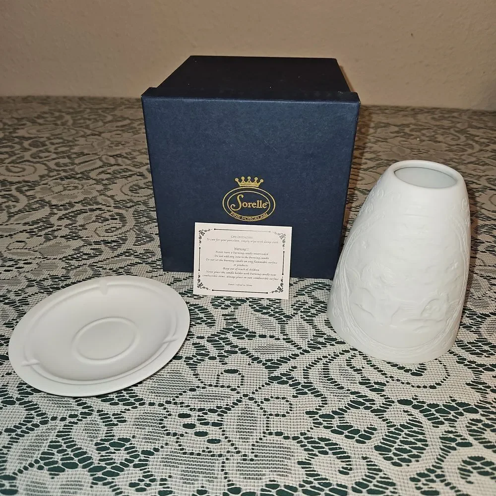 Sorelle Fine Porcelain Votive Tea Light Candle Holder with a Christmas Scene